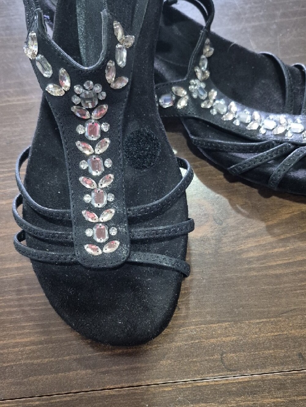 croft & barrow Black Jeweled T-Strap Sandals - Picture 10 of 10
